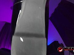 Busty dominatrix Cassandra Cain demands you worship and suck her toes