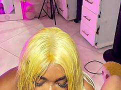 la pequeñita hermanastra rubia me monta el bbc... uff