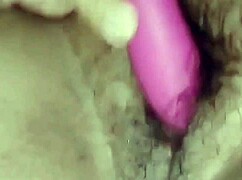 Esposa madura mama minha verga enquanto enfia dildo na buceta gulosa