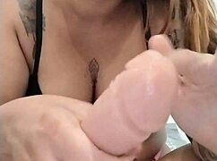 Assfucking solo in her tight hole feels insanely good! 🍑💦