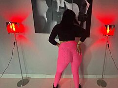 ass worshiping this venezuelan whore's curves 🍑💦