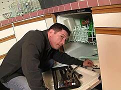 curvy saggy tits teen tricks repairman squirt fuck 💦😩