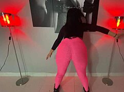 ass worshiping this venezuelan whore's curves 🍑💦