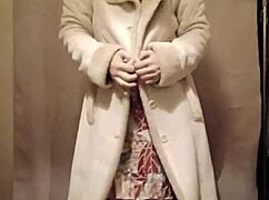 esclave f's striptease rips clothes off her milf body!