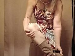 esclave f's striptease rips clothes off her milf body!