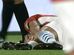 colombian soccer stars' bulges bulge out in paraguay match, so damn sexy and tempting