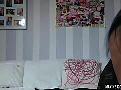 MAXINE X POUNDS HUGE ASS WITH DILDO