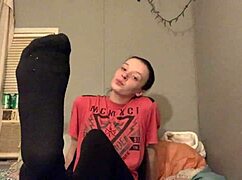 dirty white girl feet get you hard craving filthy fetish action now!