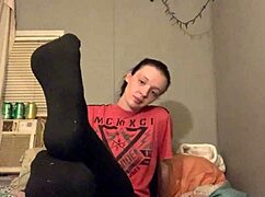 dirty white girl feet get you hard craving filthy fetish action now!