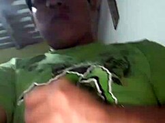 Rica paja en mi sala unloads huge cumshot!!