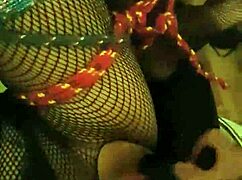 Teen amateur fists huge fat ass in homemade fuck session