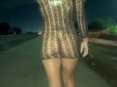 Wife flashes her body on street leaving guys totally obsessed