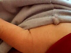 si tocca in pigiama... oh man she cums so hard in her pj's 😩💦