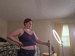 watch clara crisp prepare her curvy bbw body for giantess fetish bts