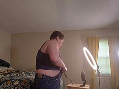 watch clara crisp prepare her curvy bbw body for giantess fetish bts