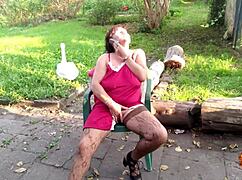 klaudiaambergirl stripping bare outdoors craving your eyes on every curve?