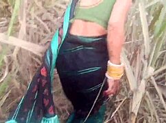 Hot desi village babe pisses outdoors in public indian style so wild 🌾🚿