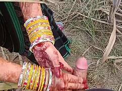 Hot desi village babe pisses outdoors in public indian style so wild 🌾🚿