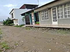 party girl waits for uber after fiesta i convince her to come back to my place 😏🍑