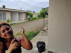 party girl waits for uber after fiesta i convince her to come back to my place 😏🍑