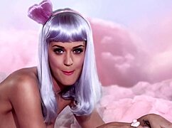 katy perry totally naked and barefoot, damn those sexy feet! 🔥👣