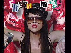 ayesha erotica wiggles her yummy slutty wig around