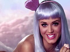 katy perry totally naked and barefoot, damn those sexy feet! 🔥👣