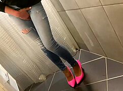 oh no i peed my jeans now he pees on my ass before i blow him good