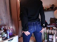 ass stuffed in tight jeans drives me wild 🍑😍