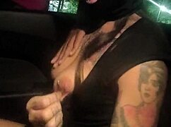 Nikatsu tries dogging on streets for first time