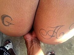 com tesao e sem grana pro motel ele me fodeu na casa abandonada bbw anal bareback