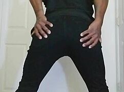 Join this 7-minute ass stretching workout session for flexible exercise gains