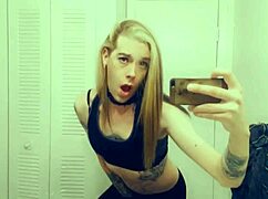 Hot Tranny Cums Hard In Tight Leggings!