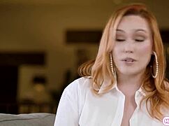 lesbian teen stepdaughter squirts then facesits stepmom 💦👅