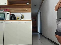 quer ver eu transando com o amigo do meu marido no banheiro enquanto ele tomava banho?