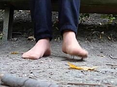 oh man these nylon feet and shoes lifting outdoor in the woods got me so hard... fuuuck