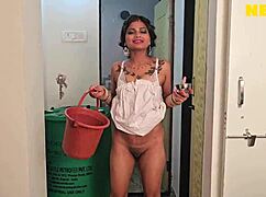 Desi bhabhi's wet hairy pussy licked in steamy bathroom quickie?