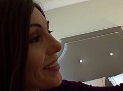 Hey milf at the porn con 😘 teach this newbie how to lick your shaved pussy right?