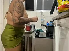 Why show my swollen young pussy flashing in mini skirt live from kitchen exhibitionist tease