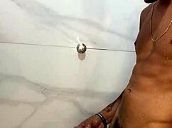 Foda No Banheiro Com Morena Rabuda Creampie Facial