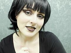 Horny Goth Mavis Dracula Begs You to Pound Her Pink Pussy and Cum on Feet