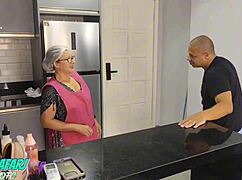 Maid Prepping Lunch Turns into Boss's Hot Cum-Filled Facial Feast for Big Ass Milf