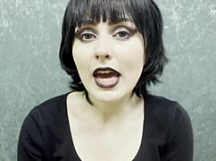 Horny Goth Mavis Dracula Begs You to Pound Her Pink Pussy and Cum on Feet