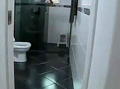 Pregnant teen novinha sneaks bath fun in putaria house 😏🚿💦