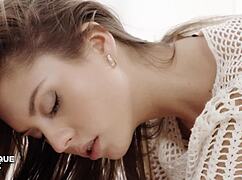 Pretty girls sabrisse and nancy a take turns fingering their pussies