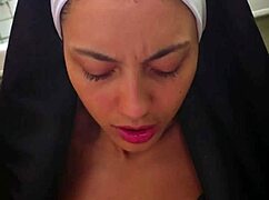 freira da buceta grande apertada goza com vibrador monstro