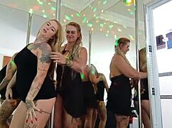 tia and subrinha dance and rub together