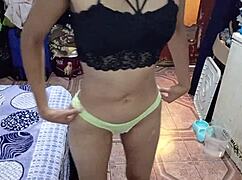 Sorprendo a mi marido con la compra de tangas quise reavivar el amor con pollazos sin parar