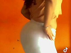 Gostosa bunduda de legging