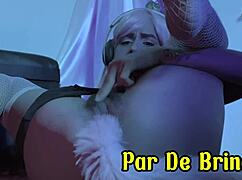 Ela Gosta De Brincar Com A Buceta Usando Plug